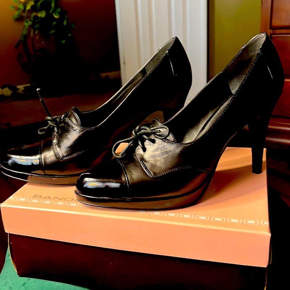 Bandolino. Black. Leather. Heels.